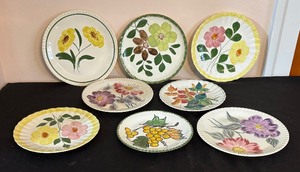 lot 556 image: Variety of Vintage Floral Plates by Blue Ridge and More