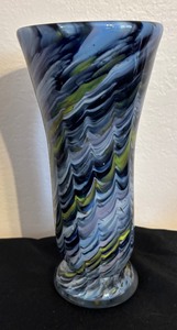 lot 581 image: Amazing Murano Style Art Glass Vase