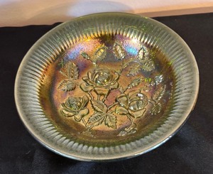 lot 275B image: Vintage Imperial Glass Open Rose Green Carnival Glass Footed Bowl