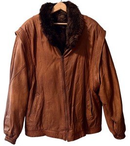lot 399 image: Vintage Caramel Colored Leather Jacket with Removable Faux Fur Vest