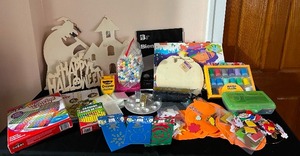 lot 429 image: Crafts Galore Hours of Artistic Creativity