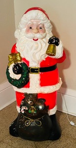 lot 433 image: Extra Large Vintage Light Up Santa