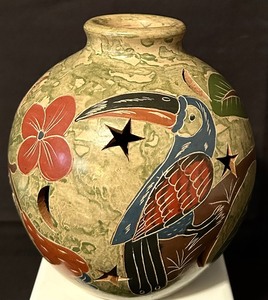 lot 134 image: Nicaraguan Studio Art Pottery, Tealight Holder Featuring a Toucan Design
