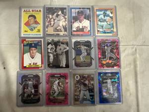 lot 2 image: 12 Current and Former Baseball Cards