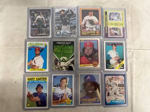 lot 4 image: 12 Current and Former Baseball Cards