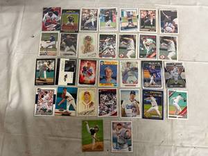 lot 8 image: 30 Current and Former Baseball Cards
