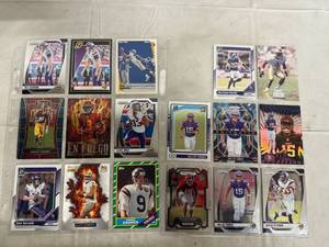 lot 13 image: Panini, Topps, and Optic Vikings Football Cards