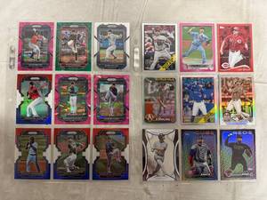 lot 24 image: 18 Current and Former Baseball Cards