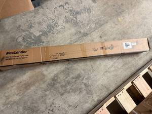 lot 36 image: Max Lander 20V Cordless Pole Saw