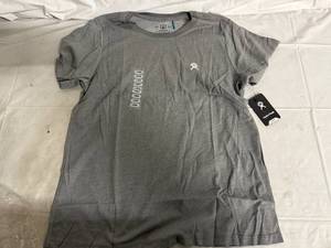 lot 50 image: 5 Womens Hydro Flash T Shirts - Large