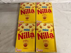 lot 110 image: 4 Boxes of Mini Nilla Wafers