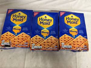 lot 157 image: 3 Boxes of Honey Maid Graham Crackers