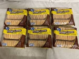 lot 197 image: 6 Packages of Lil Dutch Maid Fudge Creme Cookies