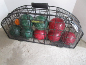 lot 31 image: Bocce Ball Set