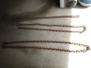 lot 40 image: Log Chains