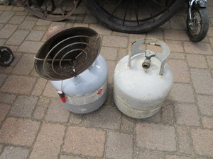 lot 78 image: Sunflower Heater & Tank