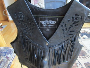 lot 110 image: Ladies L Leather Vest
