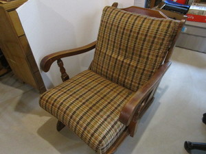 lot 11 image: MCM Platform Rocker