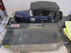 lot 122 image: Beam Police Car, Ford Coupe 124
