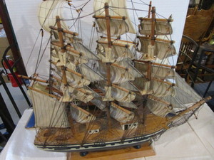 lot 123 image: Model Ships