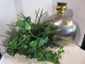 lot 143 image: Home Decor