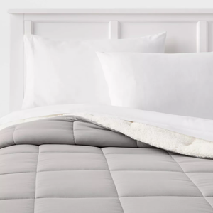 lot 102 image: TwinTwin XL Faux Shearling Washed Microfiber Reversible Comforter - Room Essentials