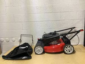 lot 415 image: Troy-Bilt TB200C Self-Propelled Lawn Mower
