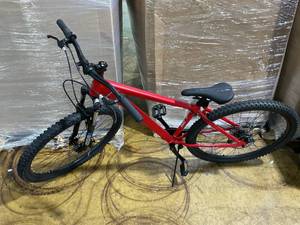 lot 43 image: Kent 28 Inch Enclave 9 Speed Bike