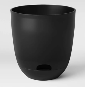 lot 195 image: Self-Watering Plastic Indoor Outdoor Planter Pot - Room Essentials
