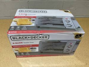 lot 243 image: BLACKDECKER 4 Slice Toaster Oven - TO1701SG Countertop