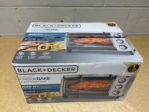 lot 246 image: BLACKDECKER 4 Slice Air Fry Toaster Oven