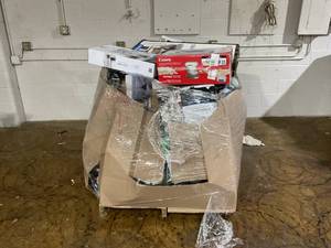 lot 903 image: Wholesale Pallet of Miscellaneous Items