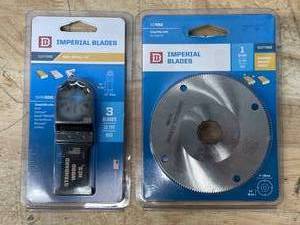 lot 34 image: lot of 2 Imperial Blades