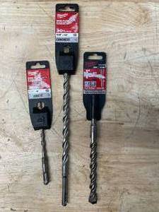 lot 83 image: Lot of 3 Milwaukee concrete bits