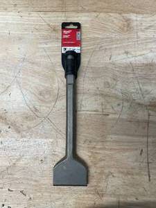 lot 86 image: Milwaukee Scaling chisel