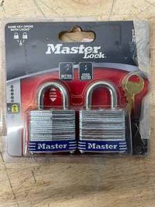 lot 100 image: Master lock Pad locks