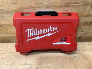 lot 141 image: MILWAUKEE Bit Set