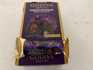 lot 45 image: MM. 12x Godiva Chocolate Domes Double Chocolate