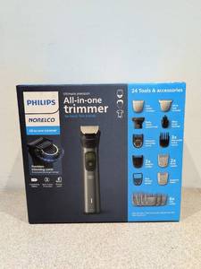 lot 9 image: PHILIPS NORELCO ULTIMATE PRECISION ALL-IN-ONE TRIMMER