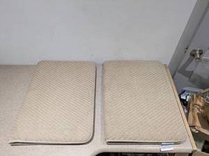 lot 90 image: (2) COMFORT GEL MATS (TAN)