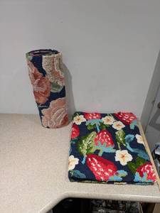 lot 96 image: (2) FLORAL HAND HOOKED ACCENT RUGS