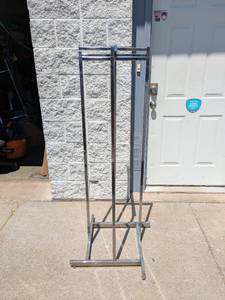 lot 103 image: COMMERCIALBUSINESS CLOTHING RACKS