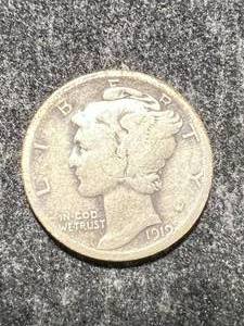 lot 30 image: 1919-D US MERCURY DIME