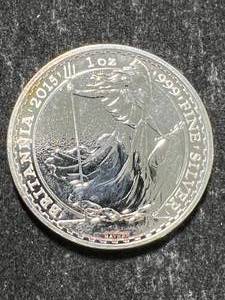 lot 43 image: 2015 BRITTANIA 1 TROY OZ .999 FINE SILVER