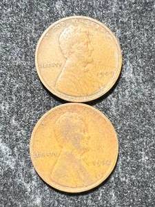 lot 52 image: 2 US WHEAT CENTS 1909 1910