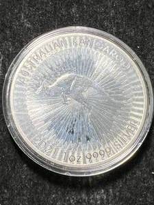 lot 86 image: 2021 AUSTRALIAN KANGAROO 1 TROY OZ .9999 FINE SILVER IN AIRTITE