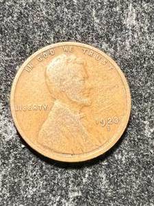 lot 97 image: 1923-S US WHEAT CENT