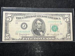 lot 113 image: 1950-D US GREEN SEAL $5 RESERVE NOTE