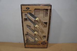 lot 43 image: Mossy Oaks 4-Pack Stag Finish Knife Set