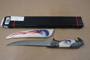 lot 50 image: American Flag Eagle Themed Hunting Knife